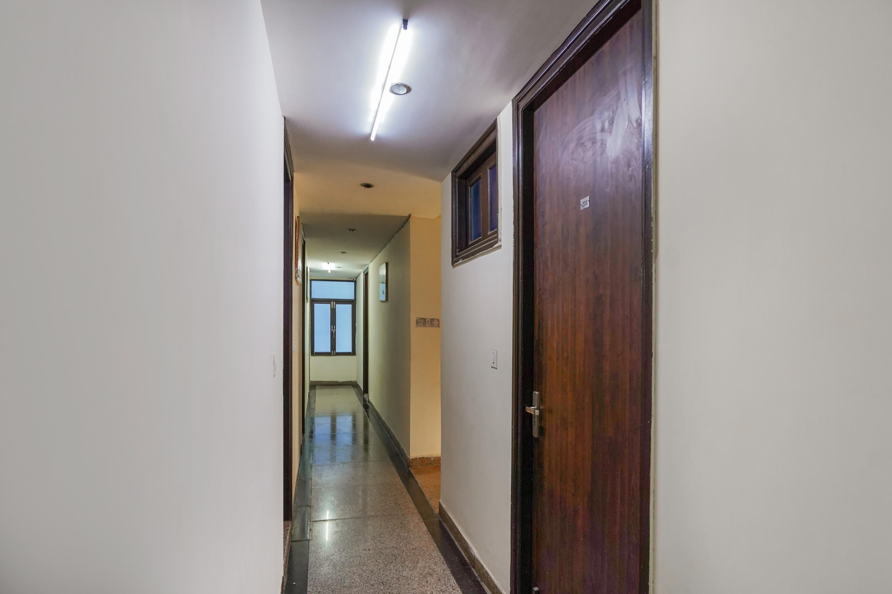 Hotel Jkm Palace Near Apollo Hospital Yeni Delhi Dış mekan fotoğraf