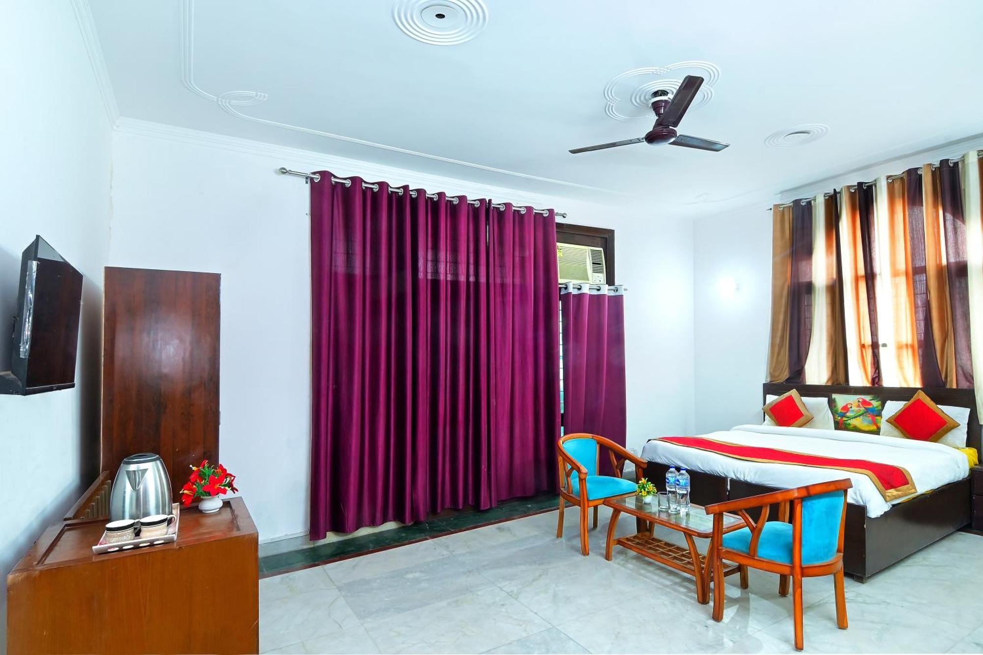 Hotel Jkm Palace Near Apollo Hospital Yeni Delhi Dış mekan fotoğraf